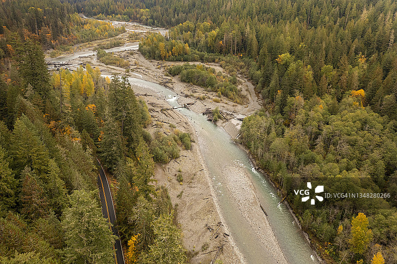 秋季努克萨克河谷壮丽景色鸟瞰图片素材