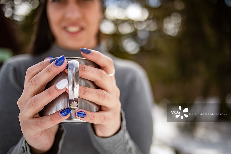 在自然中度过冬日图片素材