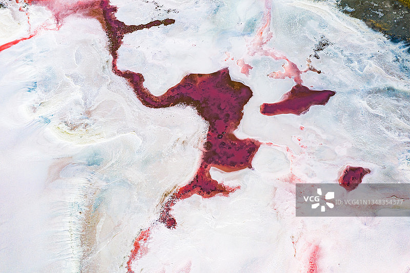 粉红色盐湖的图案航拍景观：哈特泻湖图片素材