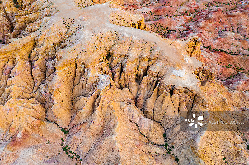 蒙古戈壁滩的查干苏瓦尔加（白塔）日出航拍图片素材