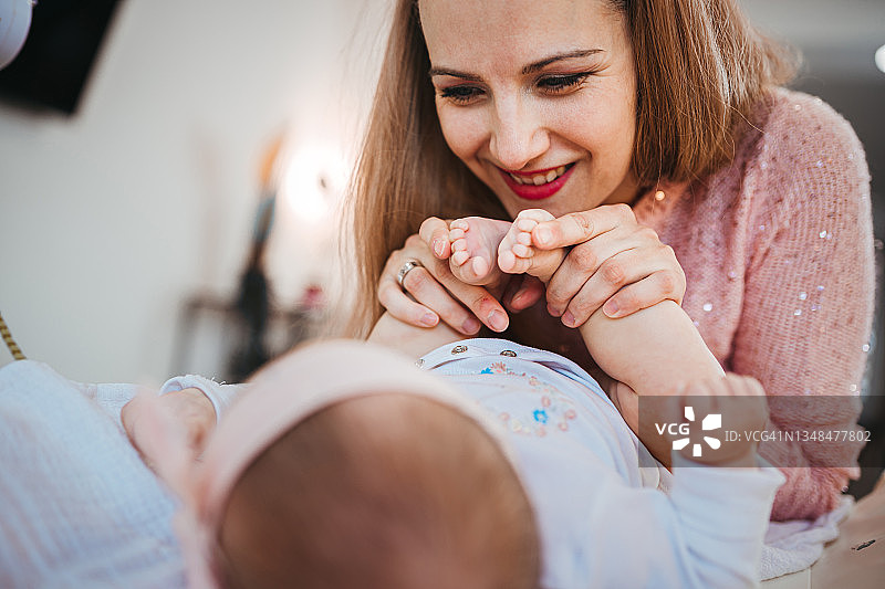 每个母亲的日常职责图片素材