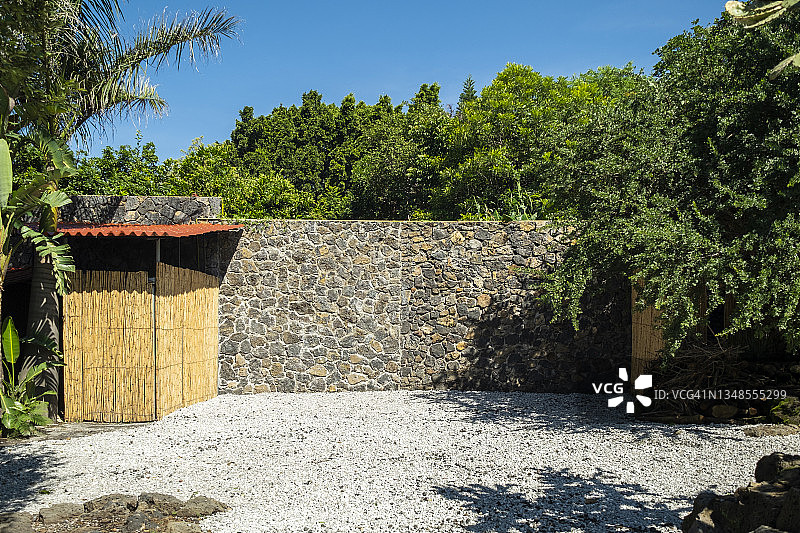 墨西哥特波斯特兰精品水疗酒店前方的美丽岩石花园图片素材