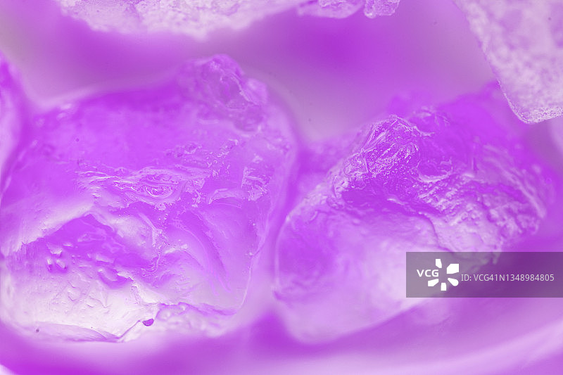 粉紫色冰块图片素材