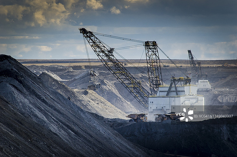 拉铲挖掘机图片素材