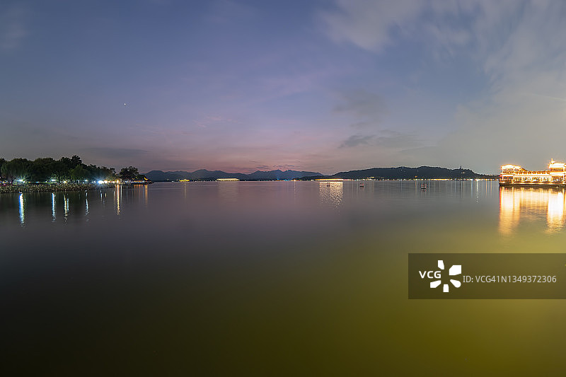 中国杭州西湖鱼眼镜头夜景图片素材