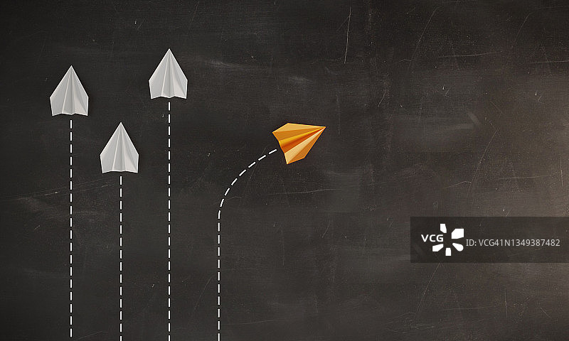 另辟蹊径：不同的方向图片素材