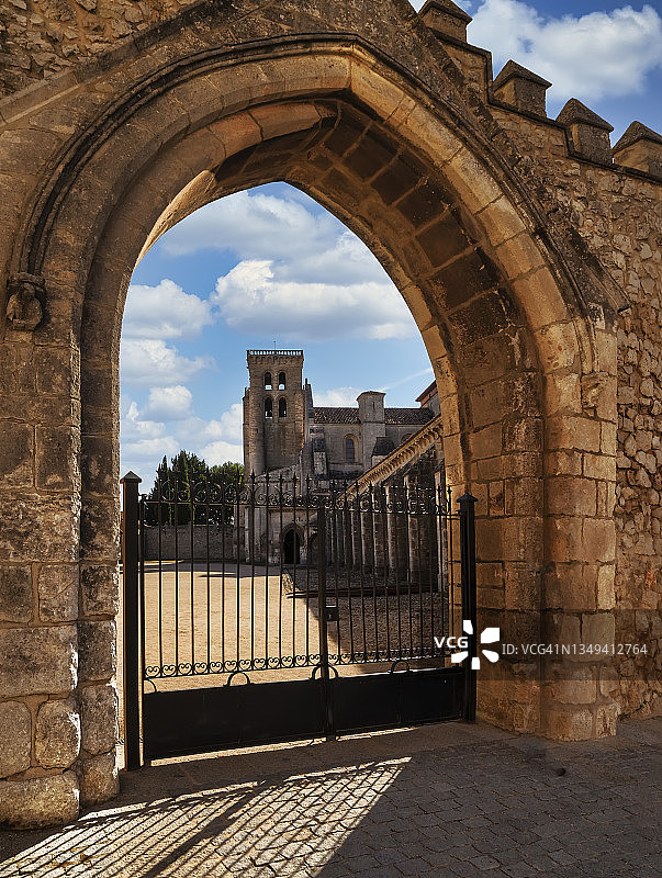 西班牙布尔戈斯圣玛丽亚拉雷尔德拉斯维尔加斯修道院图片素材