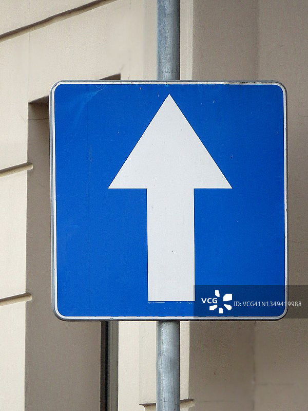 单行道指示牌图片素材