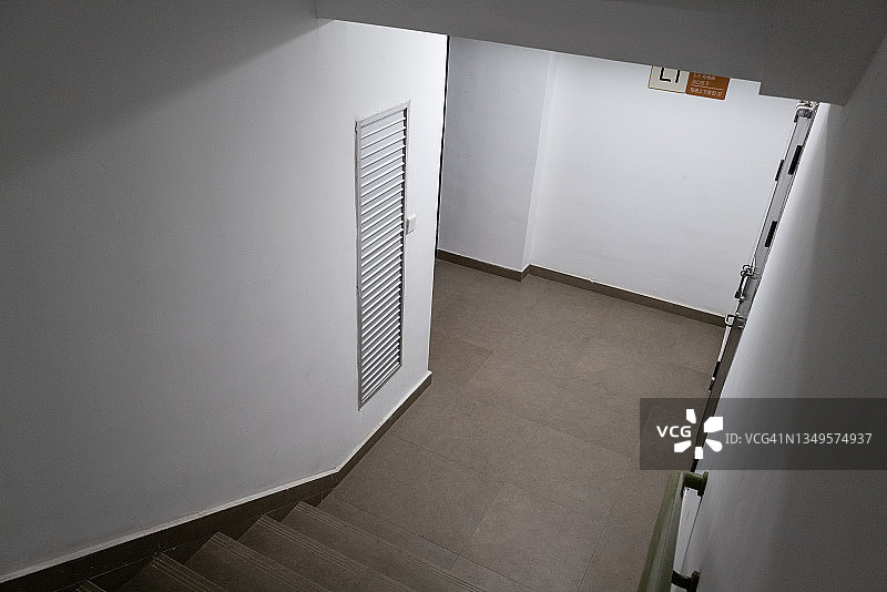 室内楼梯转盘高角度景观图片素材