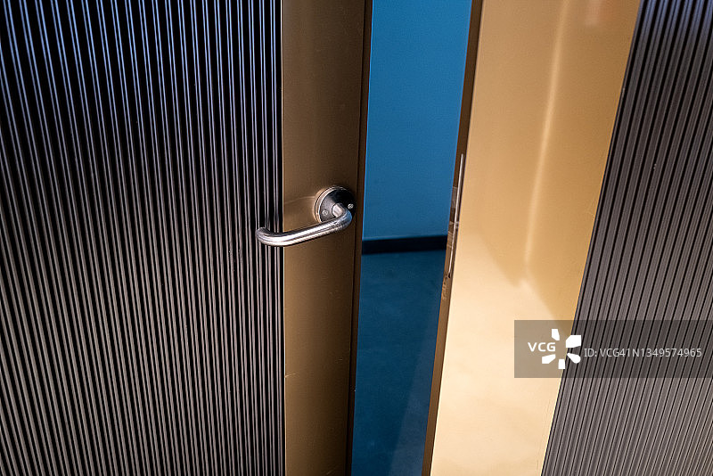 微启的门特写图片素材