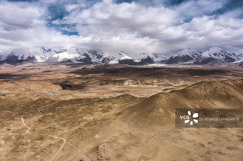 喀拉库勒湖航拍图片素材