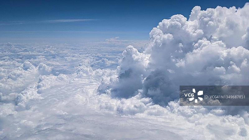 厚重的季风云图片素材