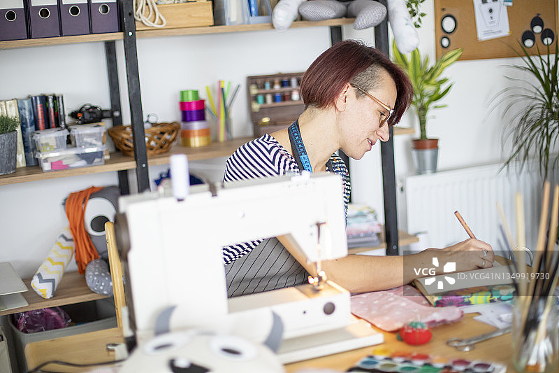 手工玩具的新订单图片素材