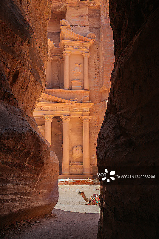 约旦佩特拉与骆驼图片素材