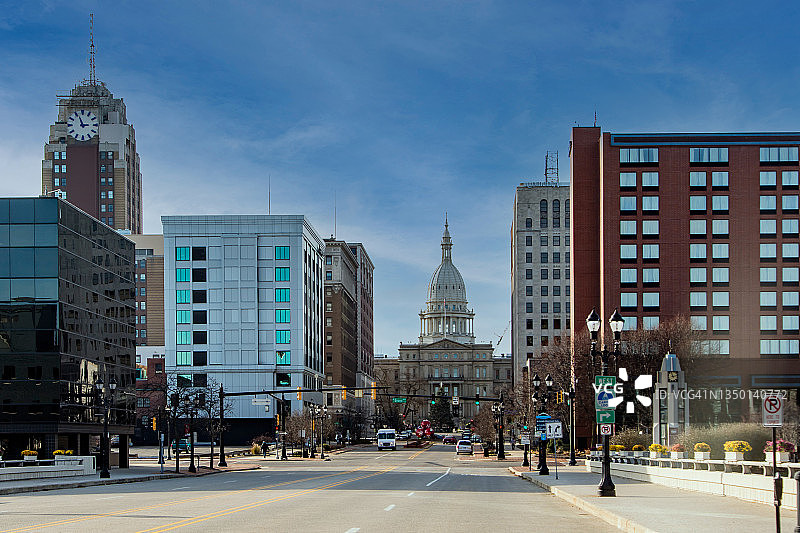 通往国会大厦的大河 - 密歇根州兰辛图片素材