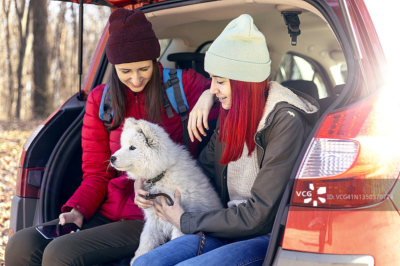 与挚友的冒险之旅图片素材