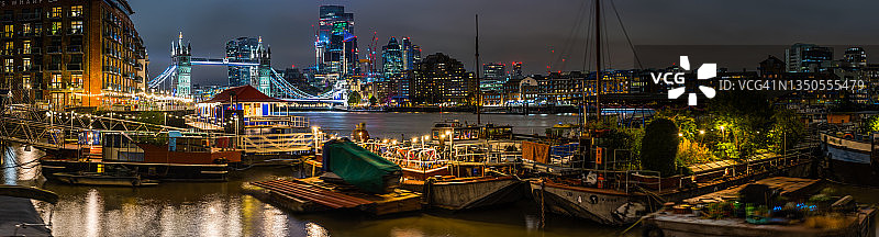 伦敦塔桥泰晤士河城市夜景图片素材