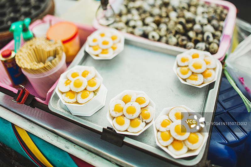 泰国街头小吃：煎鸡蛋图片素材