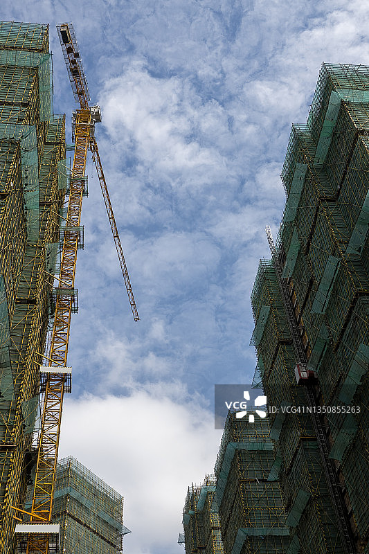 蓝天下的建筑工地图片素材