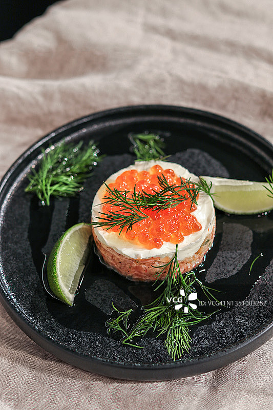 法式奶油红鱼子三文鱼鞑靼图片素材