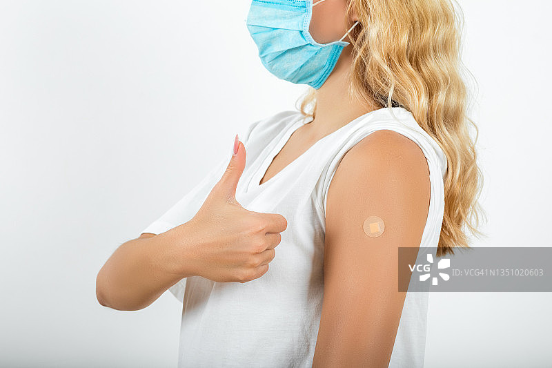 接种疫苗后的喜悦图片素材