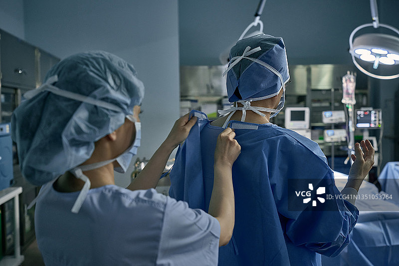 外科医生准备手术图片素材