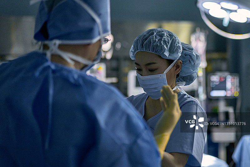 外科医生准备手术图片素材