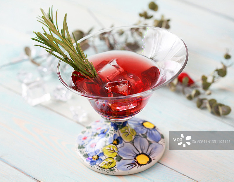 迷迭香红 Martini 鸡尾酒图片素材