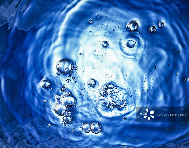 表面上的水泡图片素材