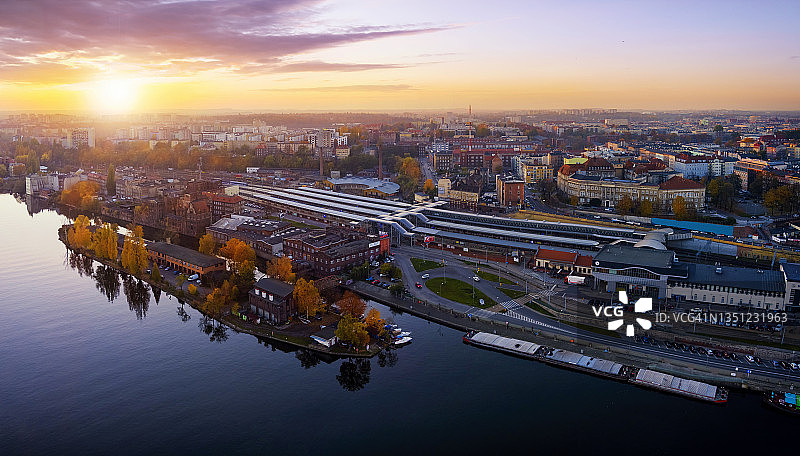 波兰什切青的日落图片素材