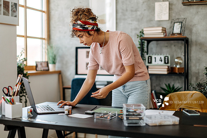 寻找新思路图片素材