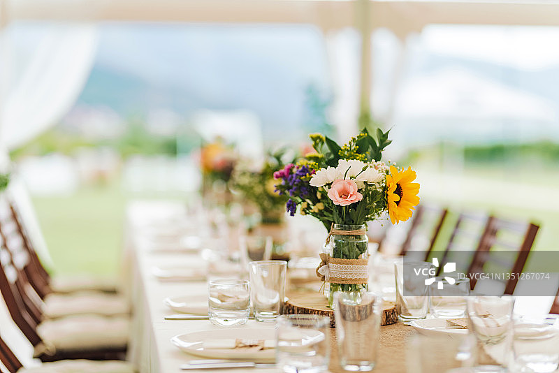 新鲜花卉婚礼装饰图片素材