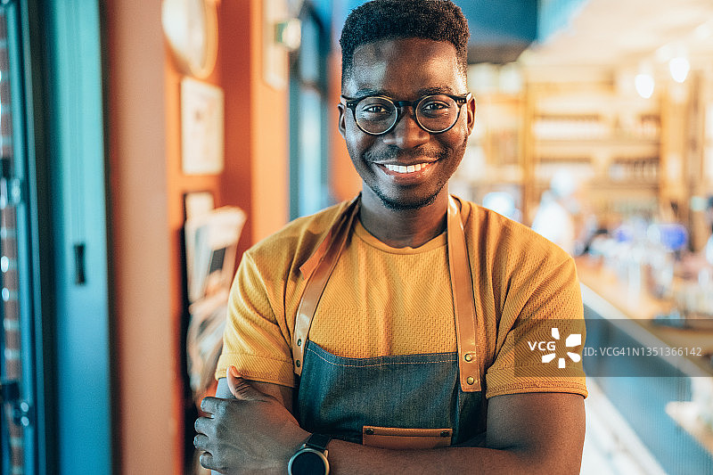 快乐的咖啡师图片素材