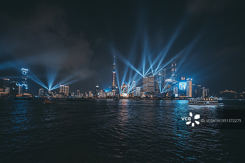 上海国庆节灯光秀夜景图片素材