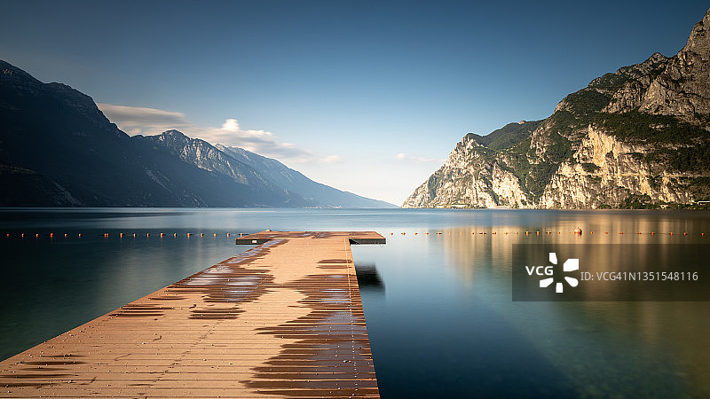 湖上的禅意图片素材