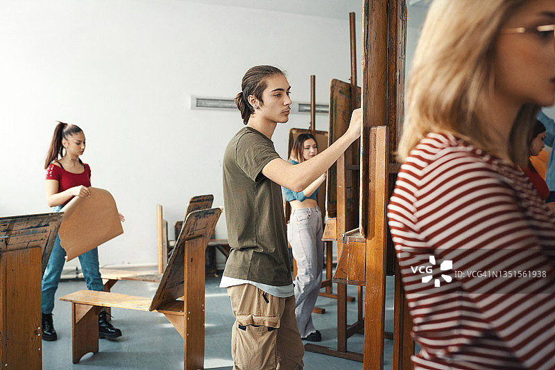 高中美术课图片素材