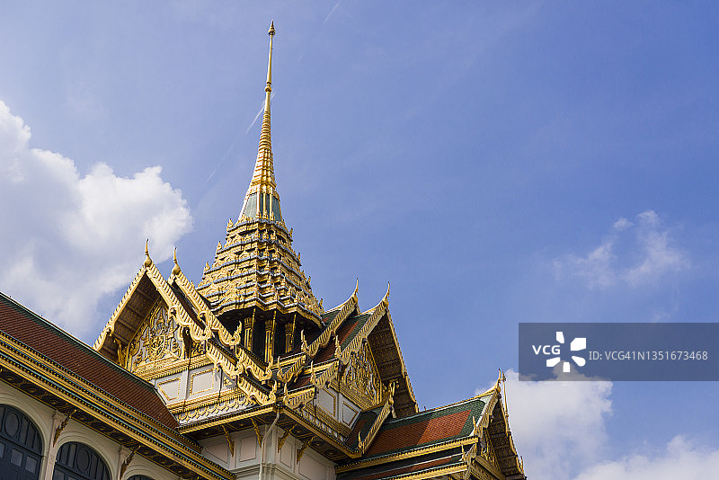 泰国曼谷大皇宫查克里玛哈巴萨王座大殿的顶部尖顶图片素材