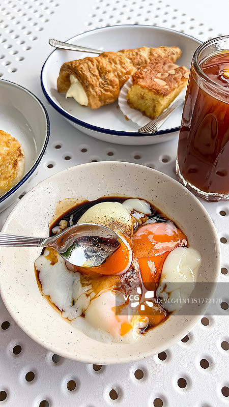 半熟的鸡蛋图片素材