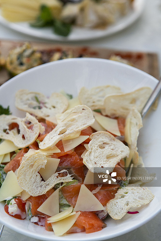 鱼肉凯撒沙拉图片素材