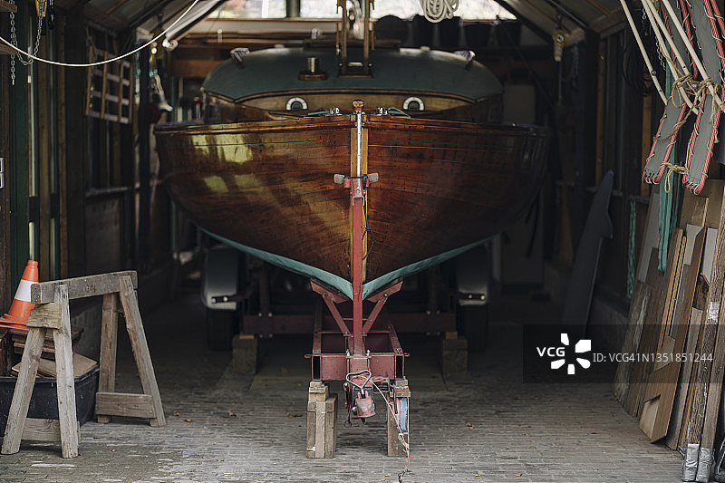 船坞里的木船图片素材