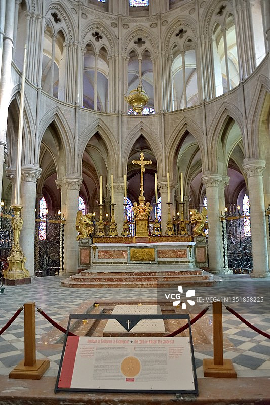 卡昂圣艾蒂安教堂内威廉一世的陵墓图片素材