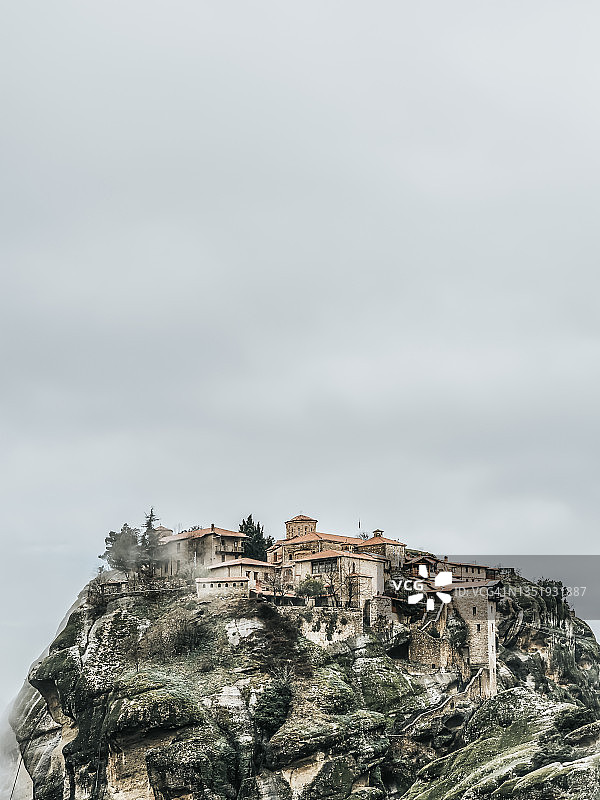 希腊山顶上的梅黛奥拉修道院：联合国教科文组织人类遗产图片素材