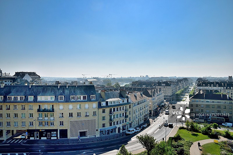 从城堡俯瞰卡昂市图片素材