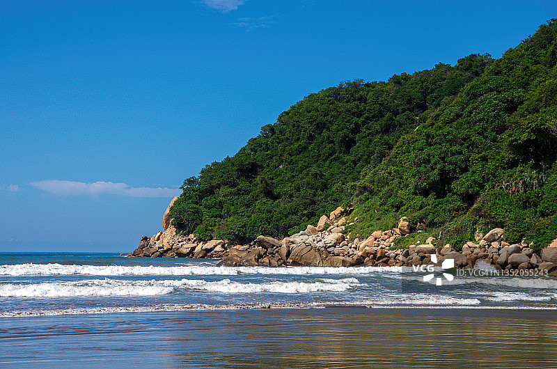 墨西哥格雷罗阿卡普尔科马尔克斯港湾的棕榈滩图片素材