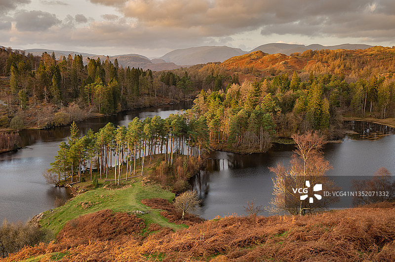 塔恩豪斯湖日落，湖区国家公园，英国图片素材