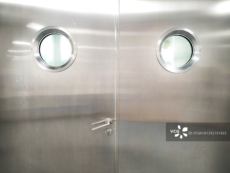 加固的门图片素材