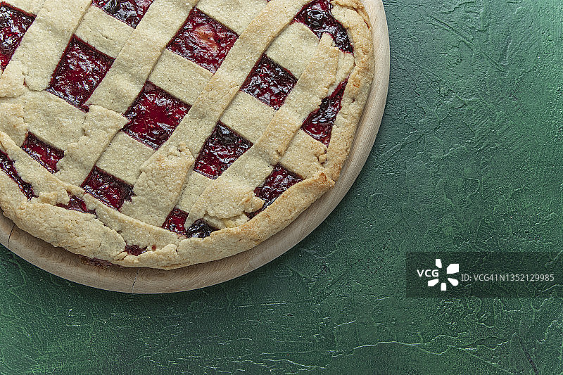 绿色背景上的自制克罗斯塔塔图片素材