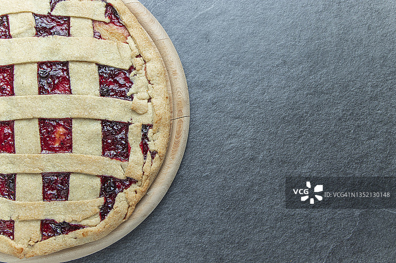 灰色纹理背景上的自制克罗塔塔图片素材