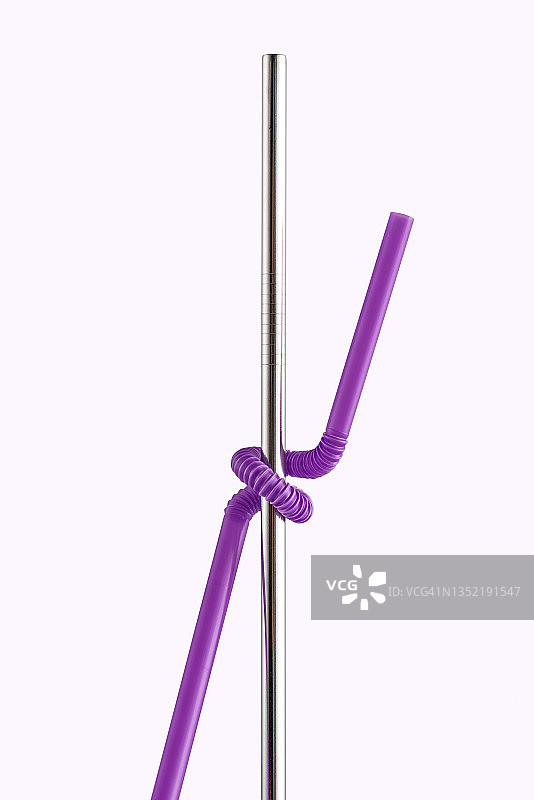 塑料吸管VS金属吸管图片素材