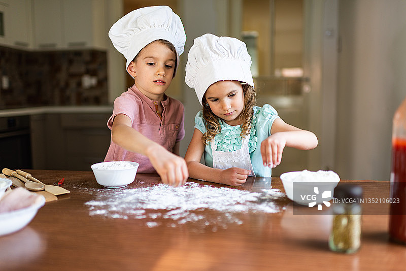 在家准备食物图片素材